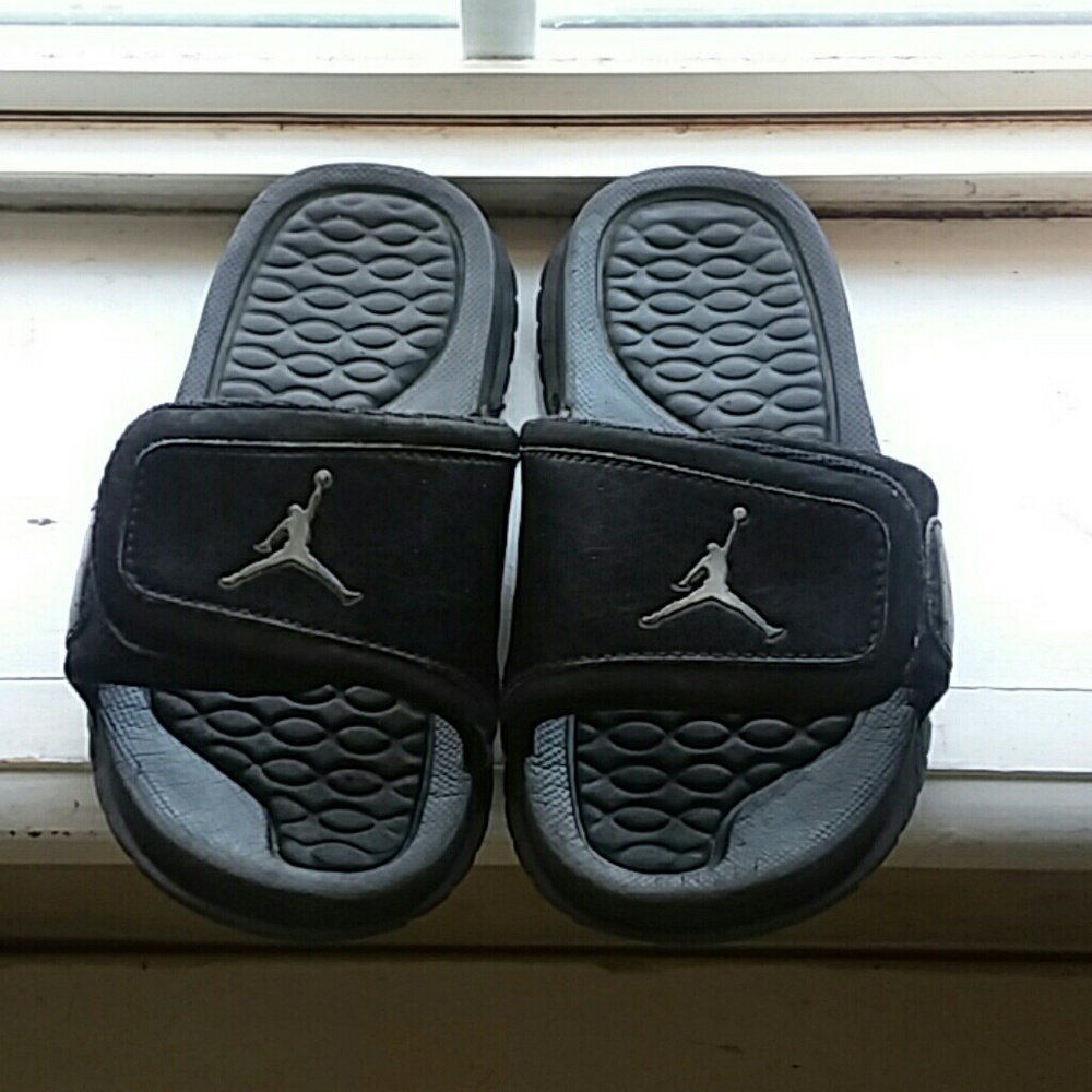 Jordan slides (child)